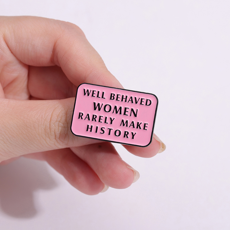 Broche esmaltado para mulheres - Jewelry Making History avaliação e preço